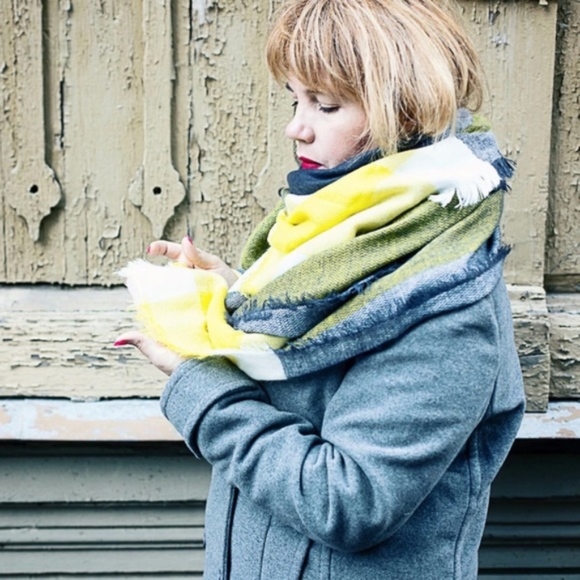 "Betty is My Name" (CLOSING CLOSET SALE) - Picture 2 of 7